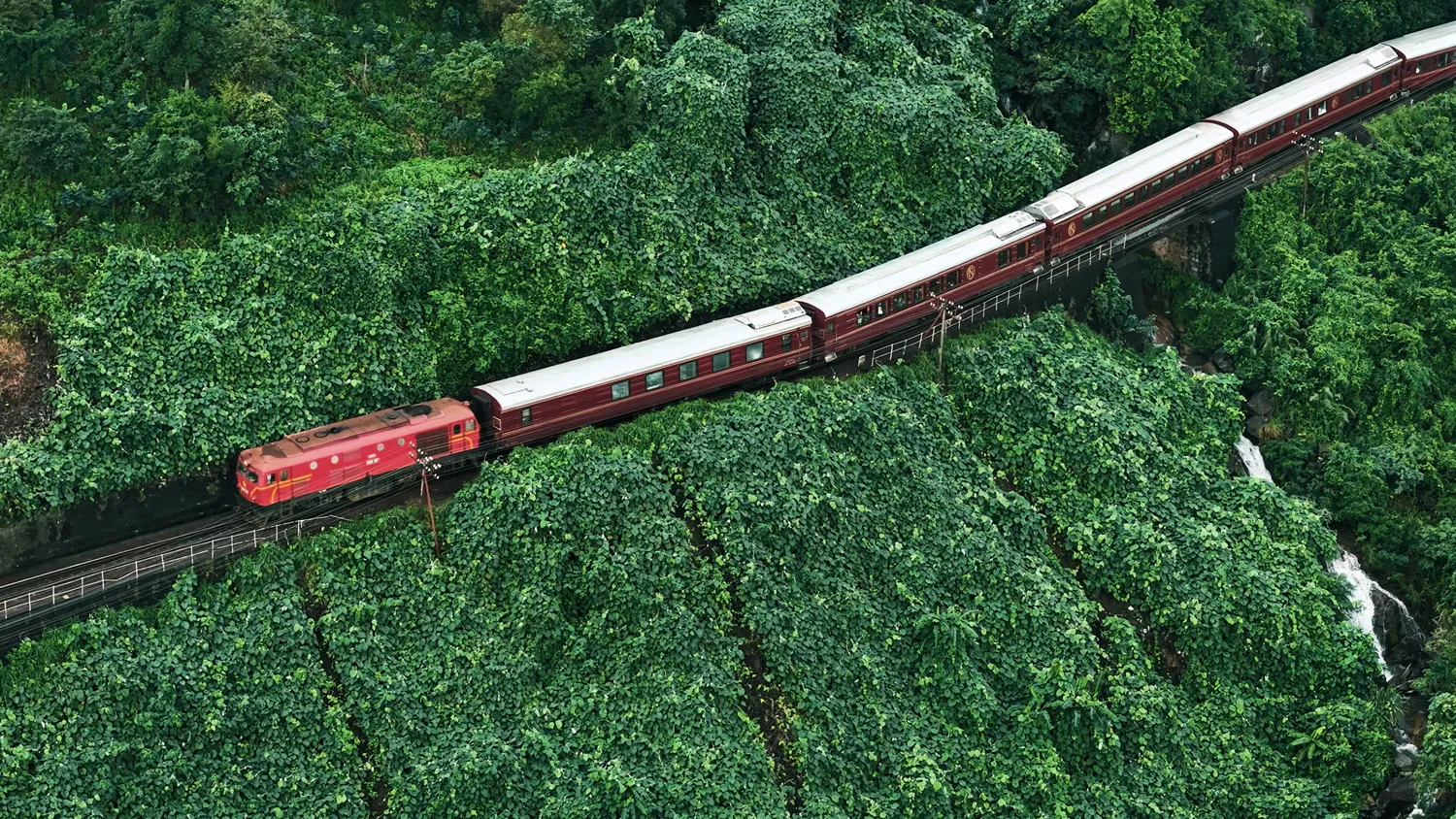 Vietnam Luxury Train Tour