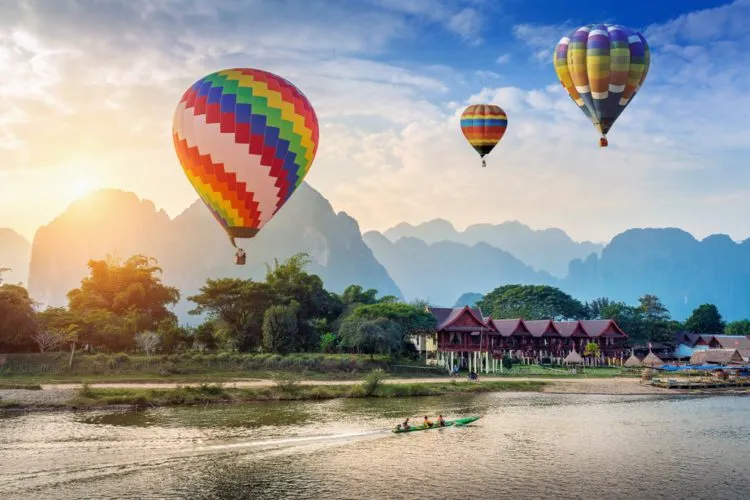 Vang-vieng-hot-air-balloon