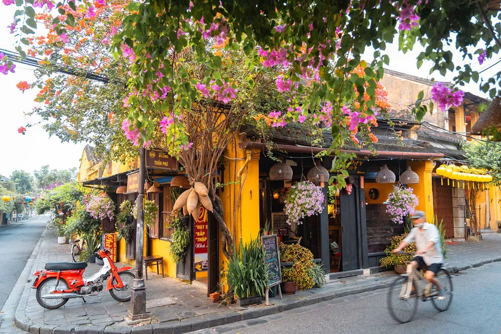 14-days-in-vietnam-itinerary-day-10-11-hoi-an-ancient-charm-and-creative-energy 14-days-in-vietnam-itinerary-day-10-11-hoi-an-ancient-charm-and-creative-energy