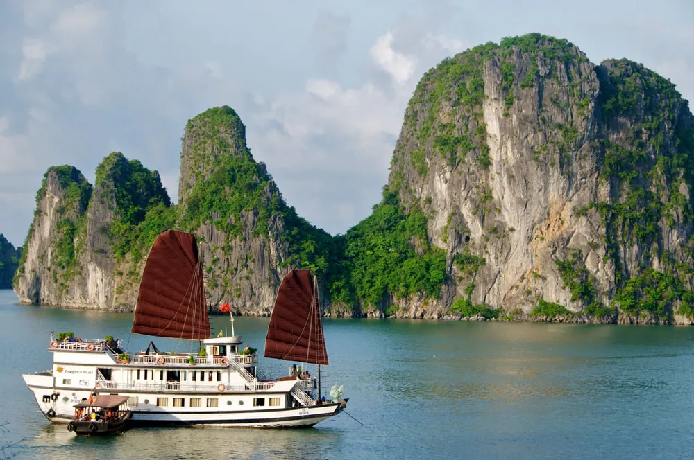 20-days-in-vietnam-itinerary-days-9-10-ha-long-bay-emerald-waters