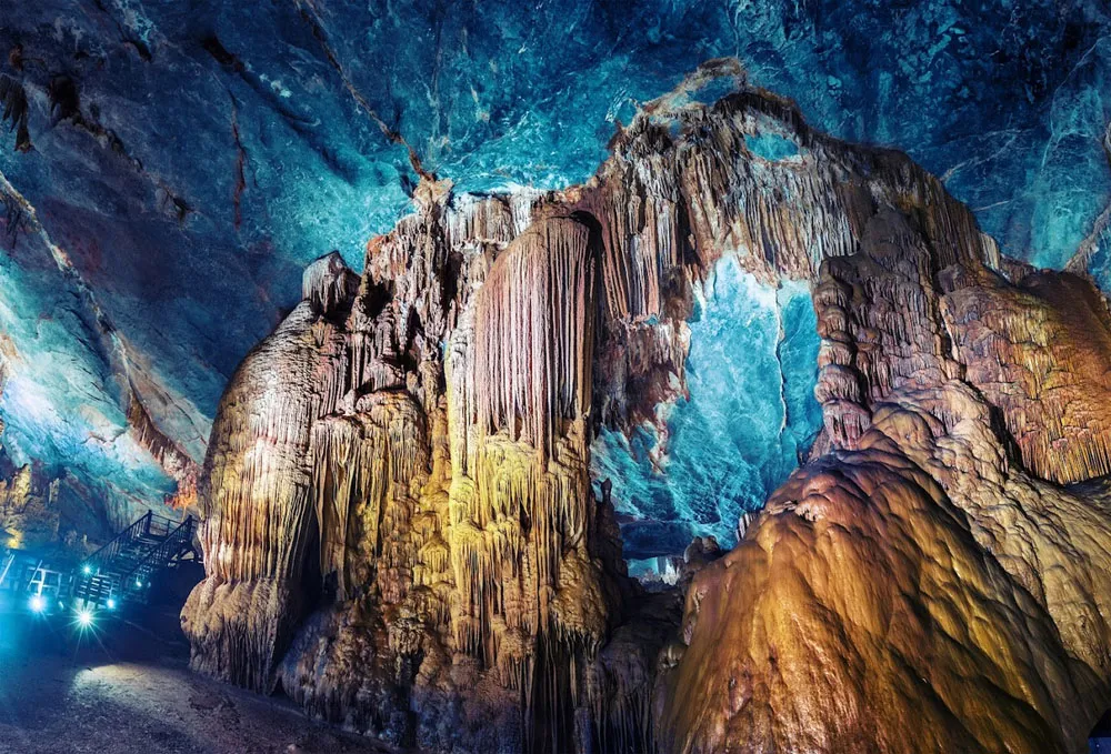 4-days-in-vietnam-itinerary-options-day-2-explore-the-caves 4-days-in-vietnam-itinerary-options-day-2-explore-the-caves
