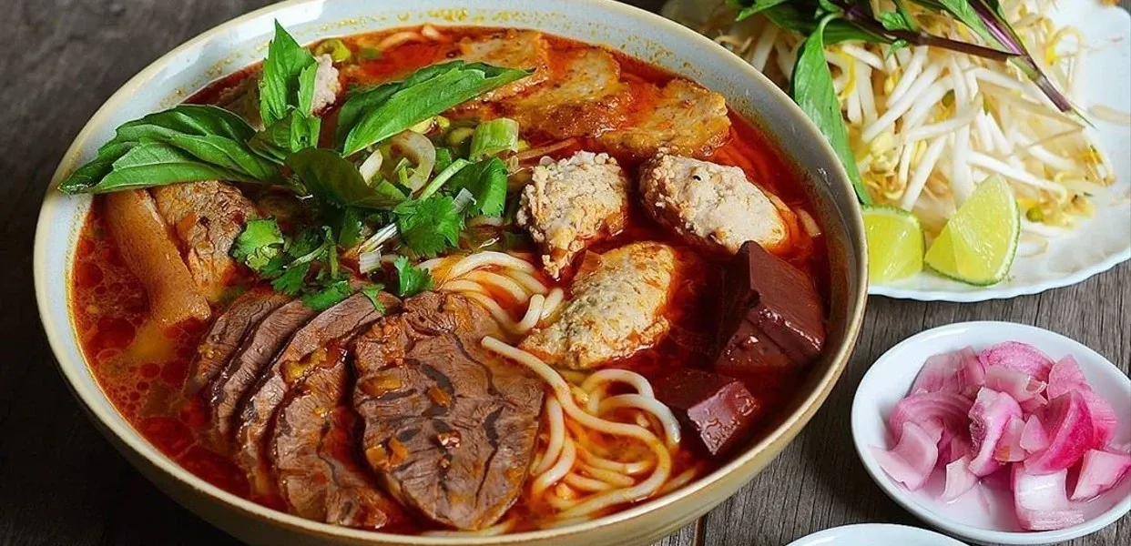 bun-bo-hue-hues-signature-spicy-noodle-soup bun-bo-hue-hues-signature-spicy-noodle-soup