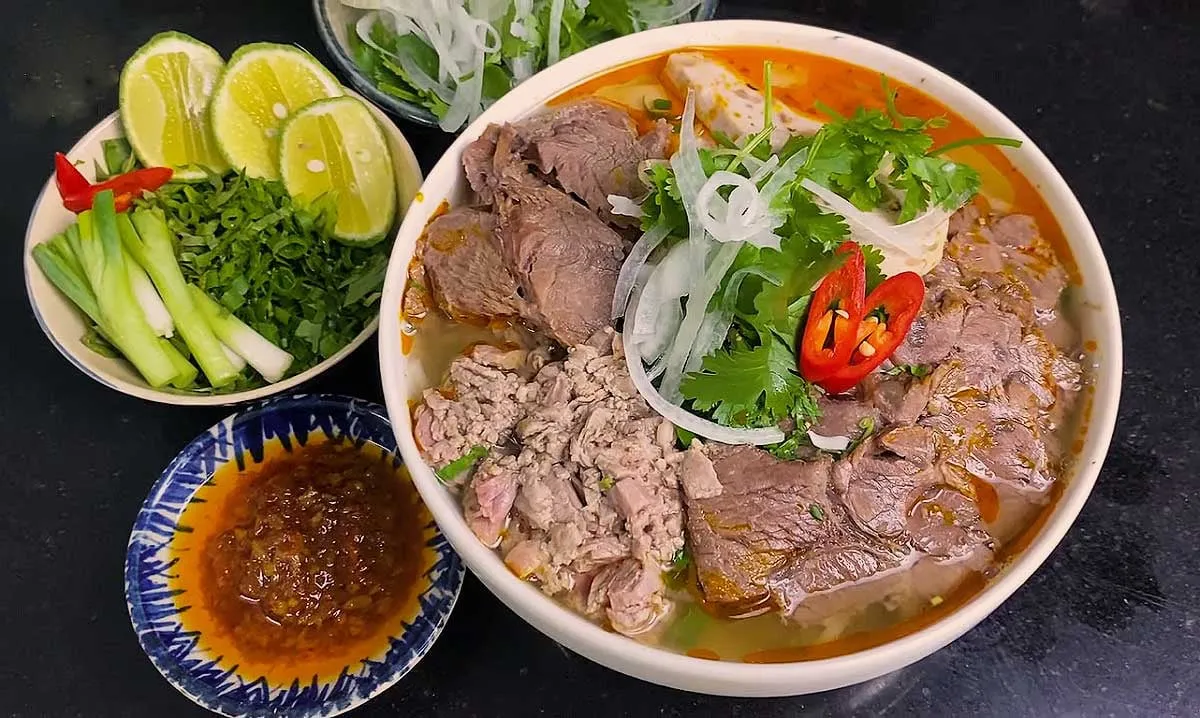 bun-bo-hue-spicy-beef-noodle-soup bun-bo-hue-spicy-beef-noodle-soup