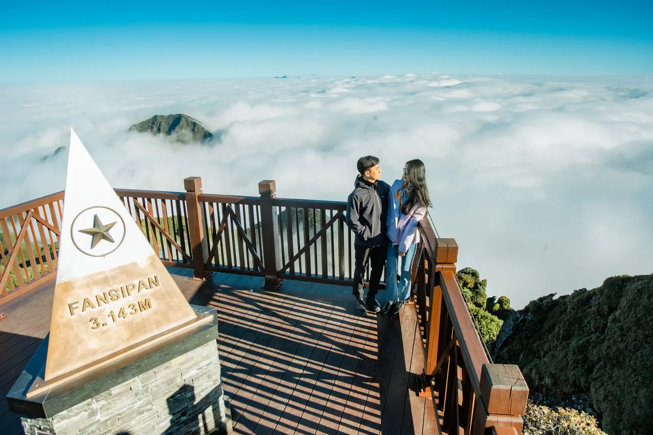 conquer-the-roof-of-indochina-mount-fansipan conquer-the-roof-of-indochina-mount-fansipan