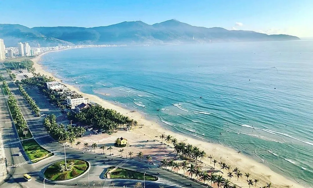 da-nang-vietnam-itinerary-my-khe-beach