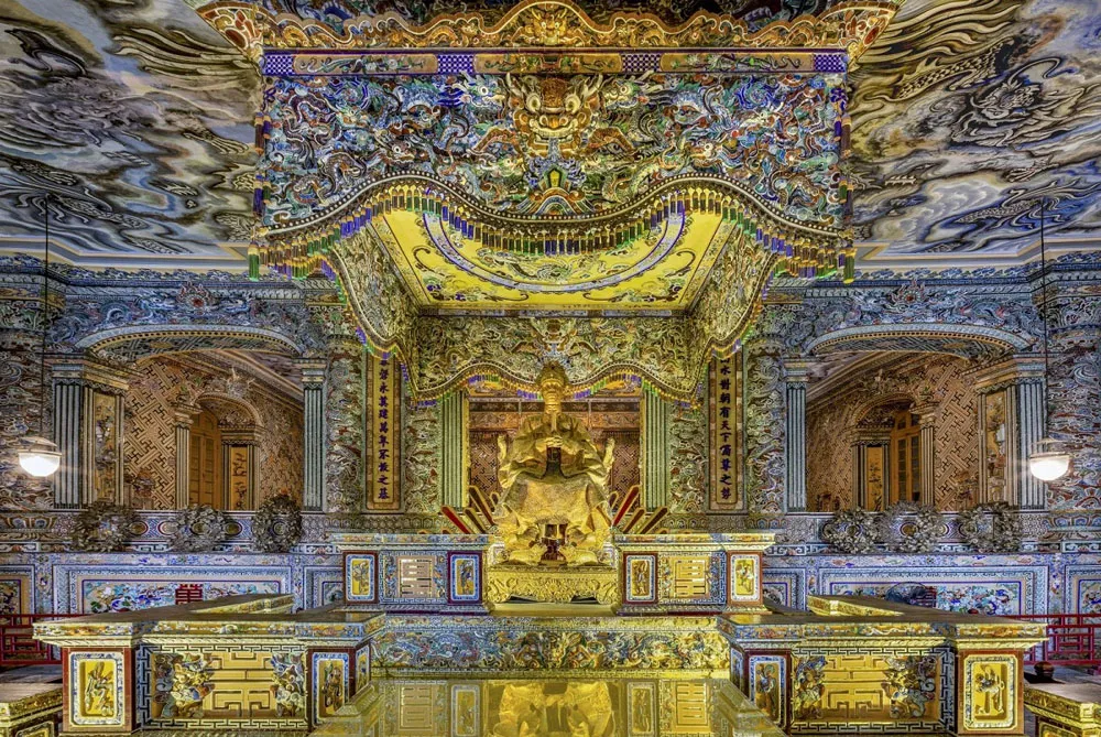 day-10-hue-royal-tombs