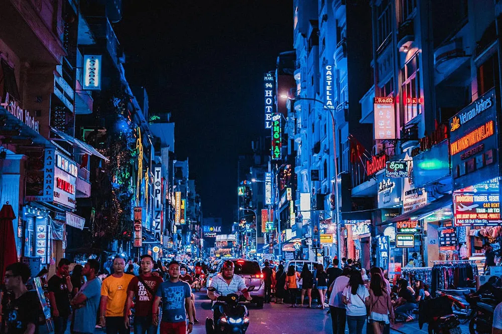day-12-cu-chi-tunnels-saigon-night