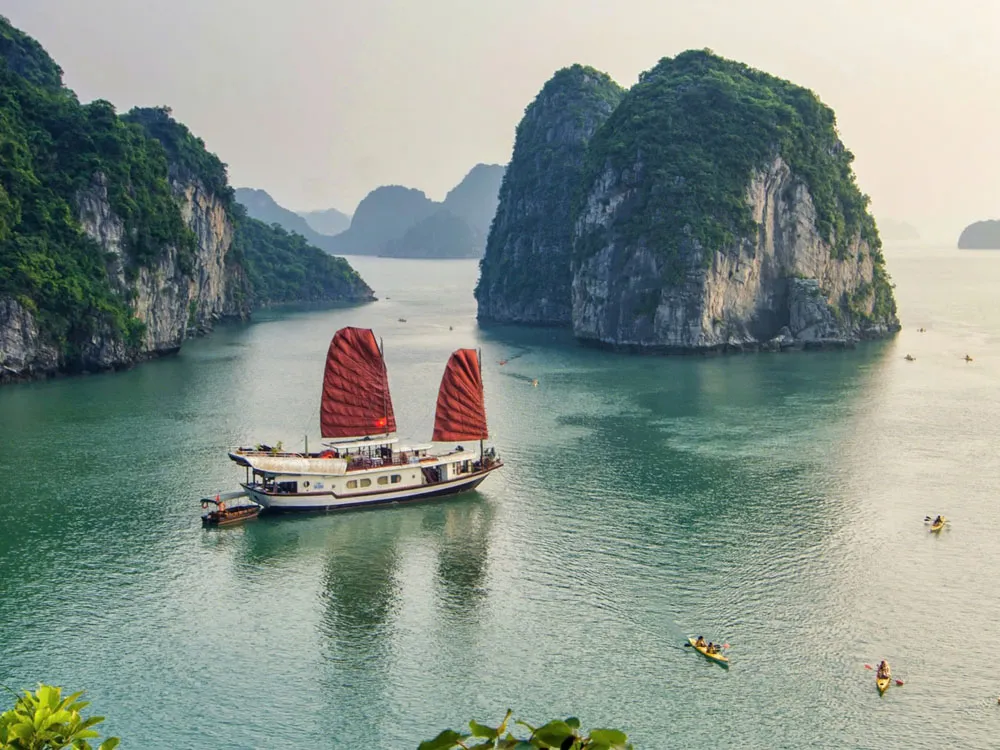 days-9-10-ha-long-bay-cruise-the-emerald-waters days-9-10-ha-long-bay-cruise-the-emerald-waters