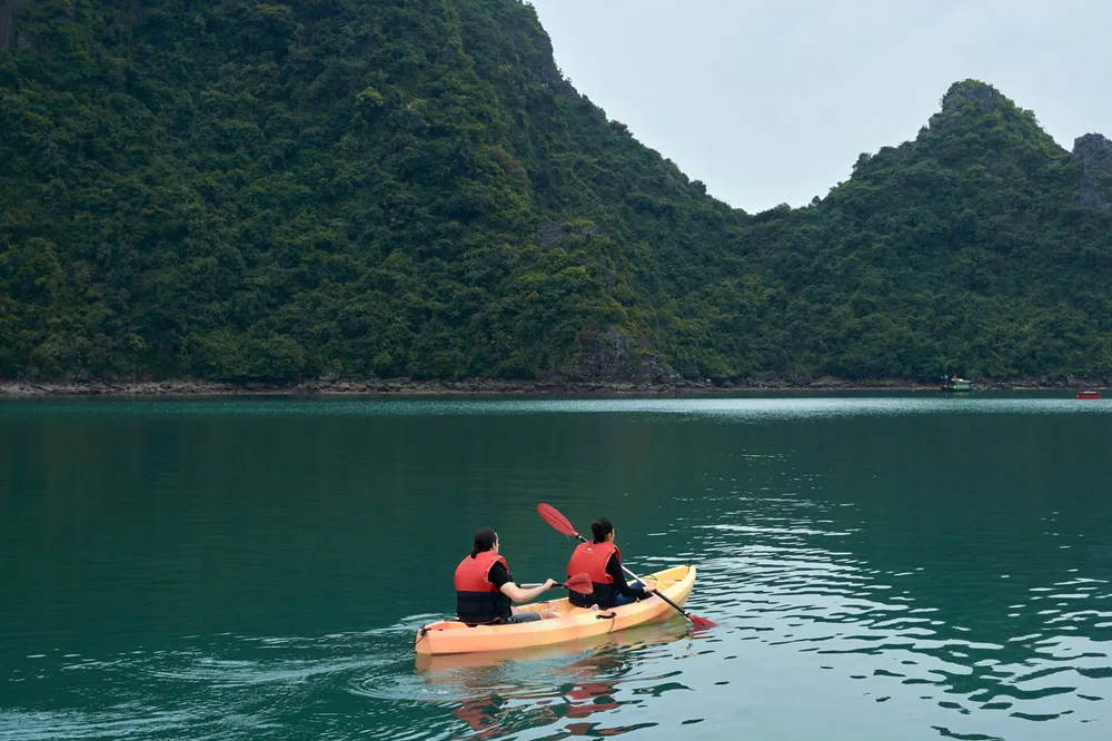 days-9-10-ha-long-bay-sailing-through-karsts