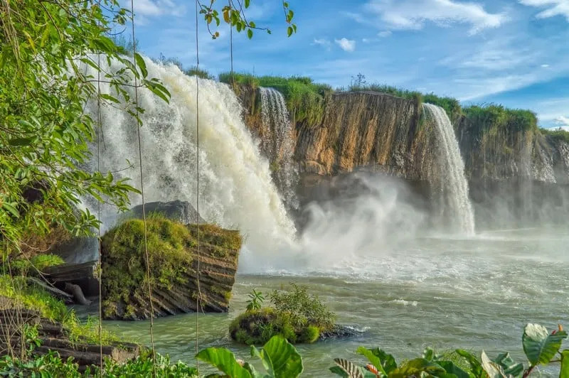 nur-waterfall-in-buon-me-thuot nur-waterfall-in-buon-me-thuot