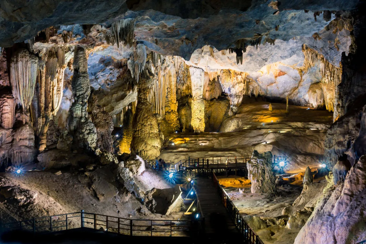 explore-vietnams-spectacular-caves explore-vietnams-spectacular-caves