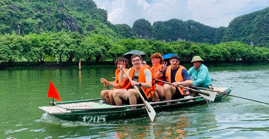 family-trip-to-vietnam-ninh-binh family-trip-to-vietnam-ninh-binh