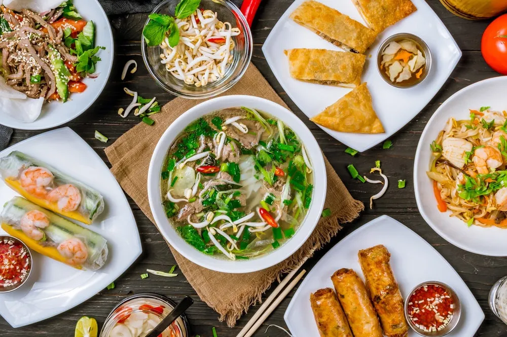 famous-vietnamese-foods famous-vietnamese-foods