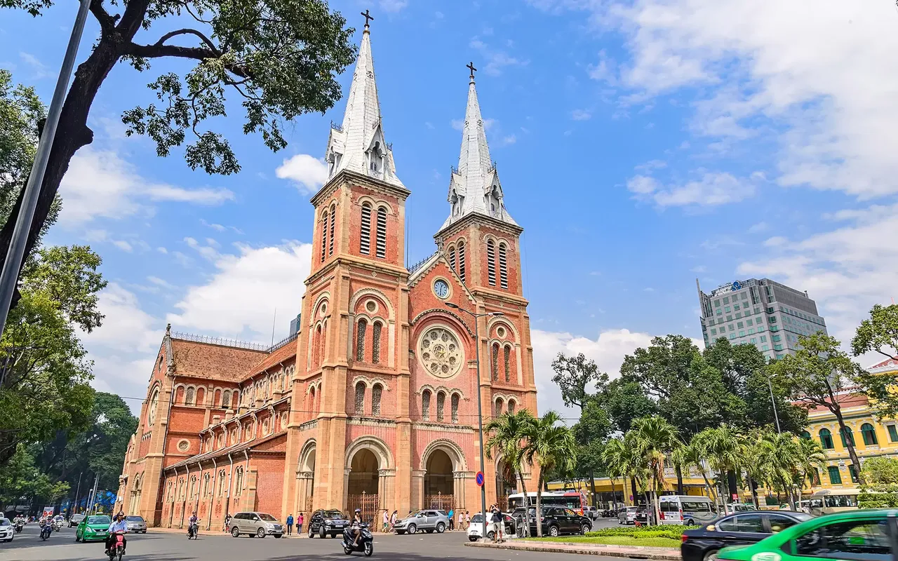 ho-chi-minh-city-bustling-warm-and-energetic ho-chi-minh-city-bustling-warm-and-energetic