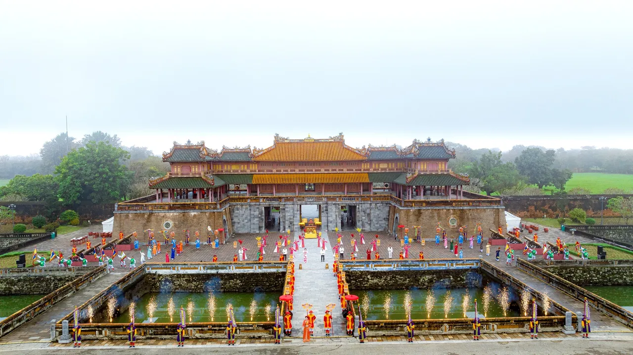 hue-imperial-beauty-in-the-winter-sun hue-imperial-beauty-in-the-winter-sun