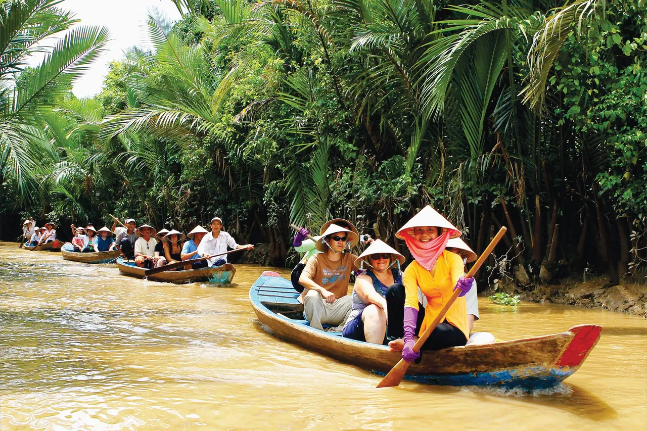 mekong-delta-river-life-and-floating-markets mekong-delta-river-life-and-floating-markets