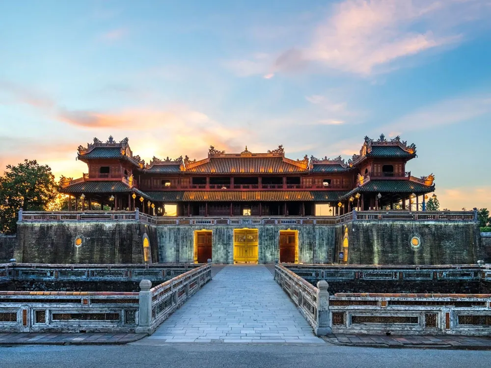 north-to-south-vietnam-itinerary-Hue-imperial-city north-to-south-vietnam-itinerary-Hue-imperial-city