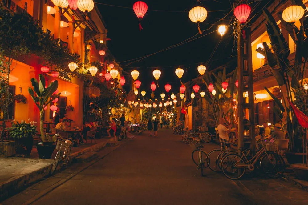 play-relax-and-create-in-hoi-an-s-lantern-lit-town