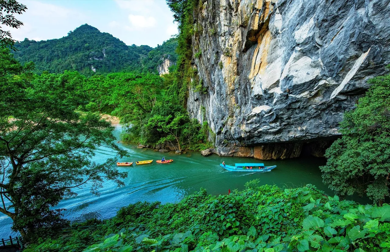 quang-binh-camping-for-family