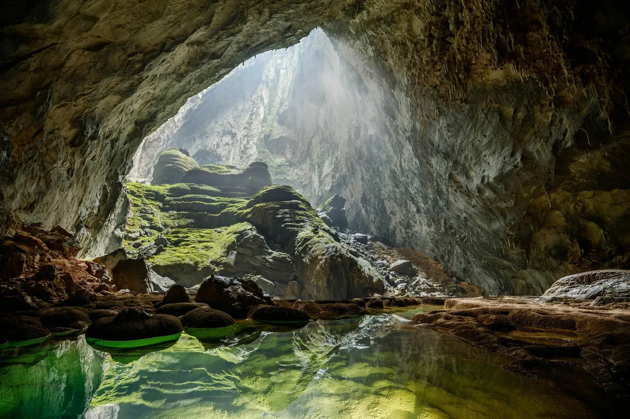 quang-binh-explore-the-world’s-largest-caves quang-binh-explore-the-world’s-largest-caves