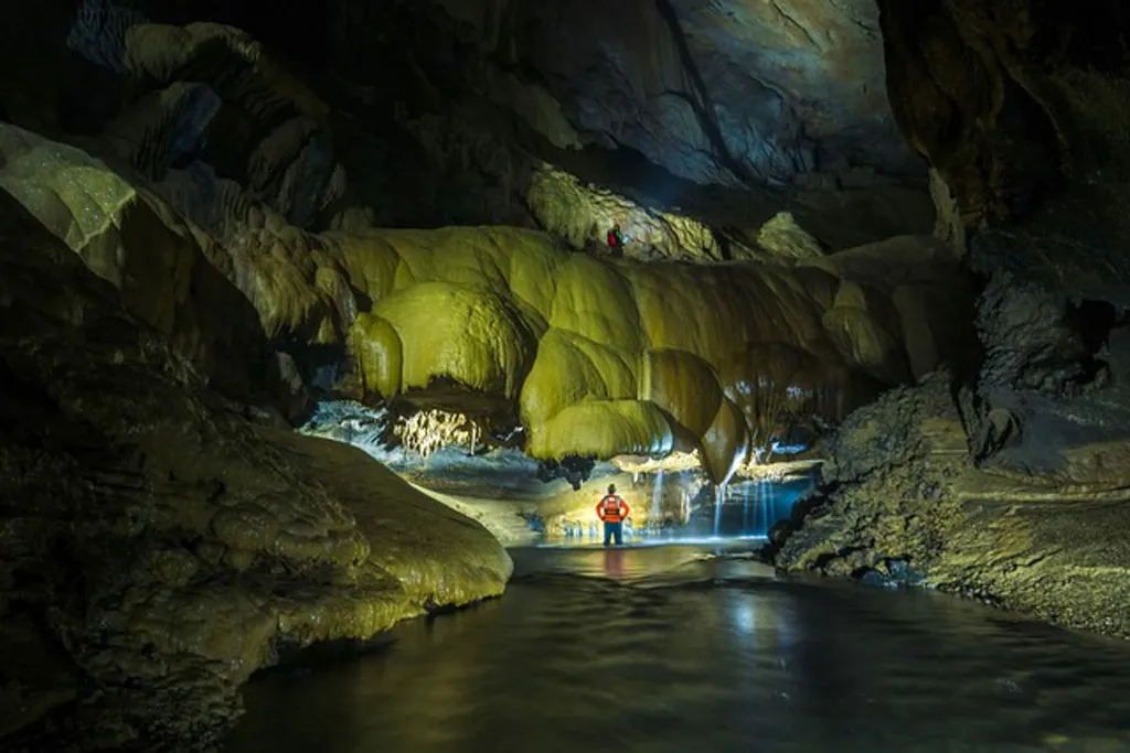 quang-binh-hidden-caves-and-sunny-skies
