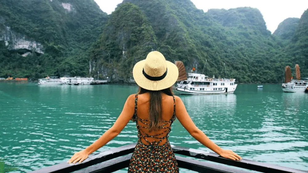 sample-for-9-days-in-vietnam-itinerary-day-3-cruise-in-ha-long-bay