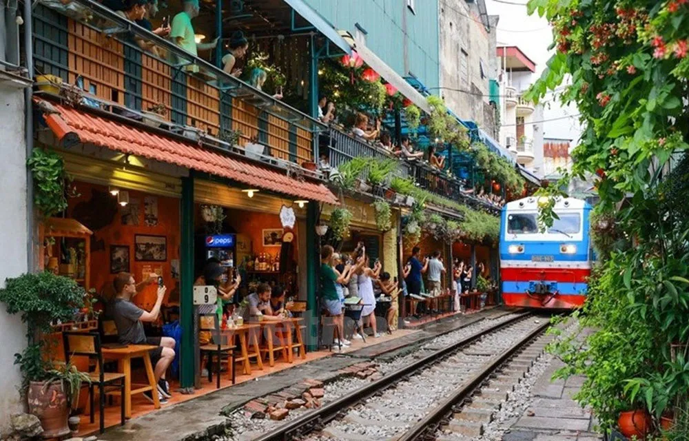 sample-itinerary-for-3-days-in-vietnam-hanoi-and-ninh-binh sample-itinerary-for-3-days-in-vietnam-hanoi-and-ninh-binh