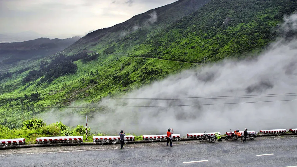sample-vietnam-itinerary-for-7-days-hai-van-pass