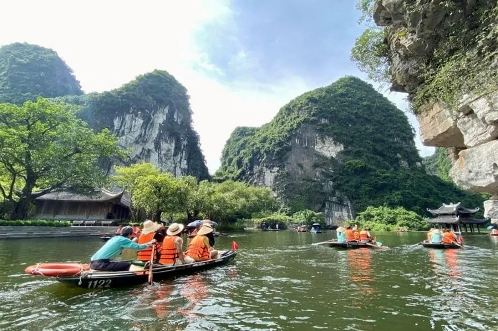 sample-vietnam-itinerary-for-7-days-ninh-binh-day-trip