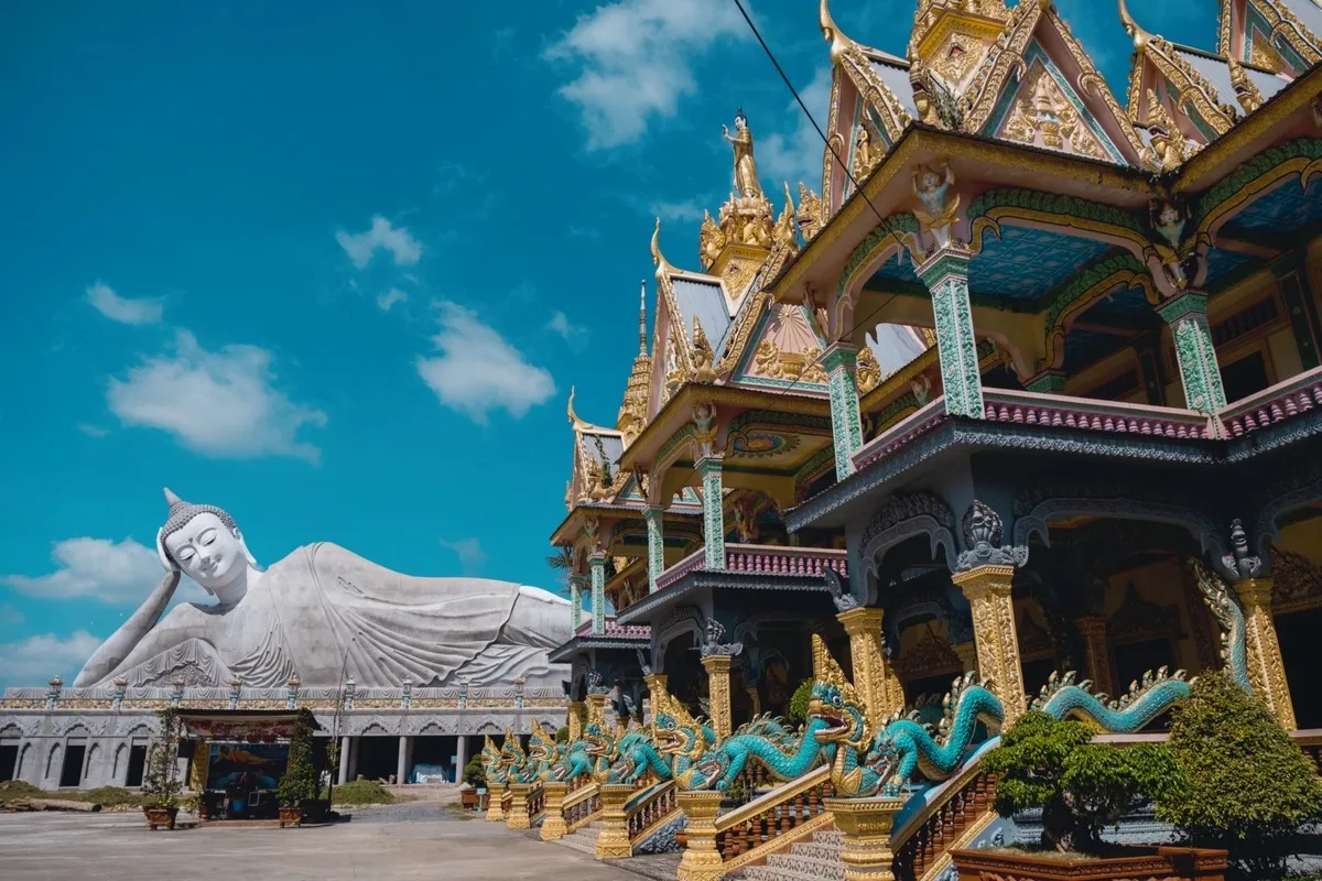som-rong-pagoda-in-soc-trang som-rong-pagoda-in-soc-trang