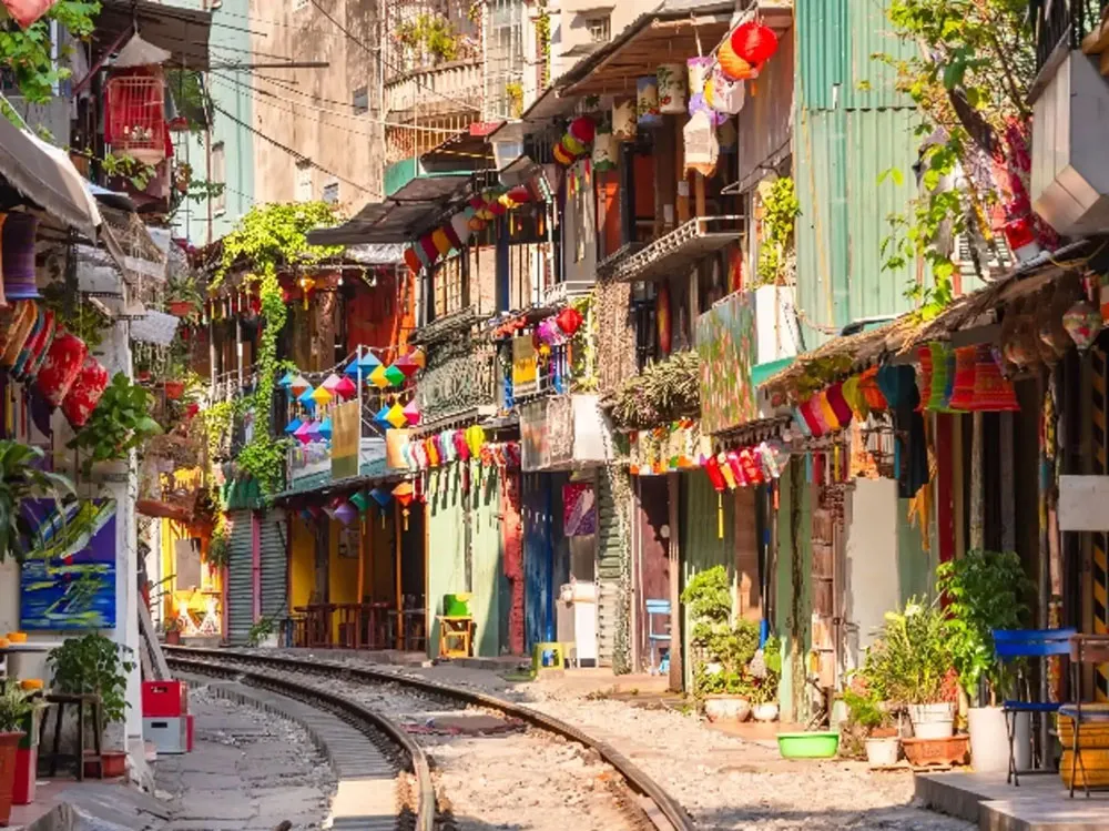 start-your-adventure-in-hanoi-s-colorful-chaos