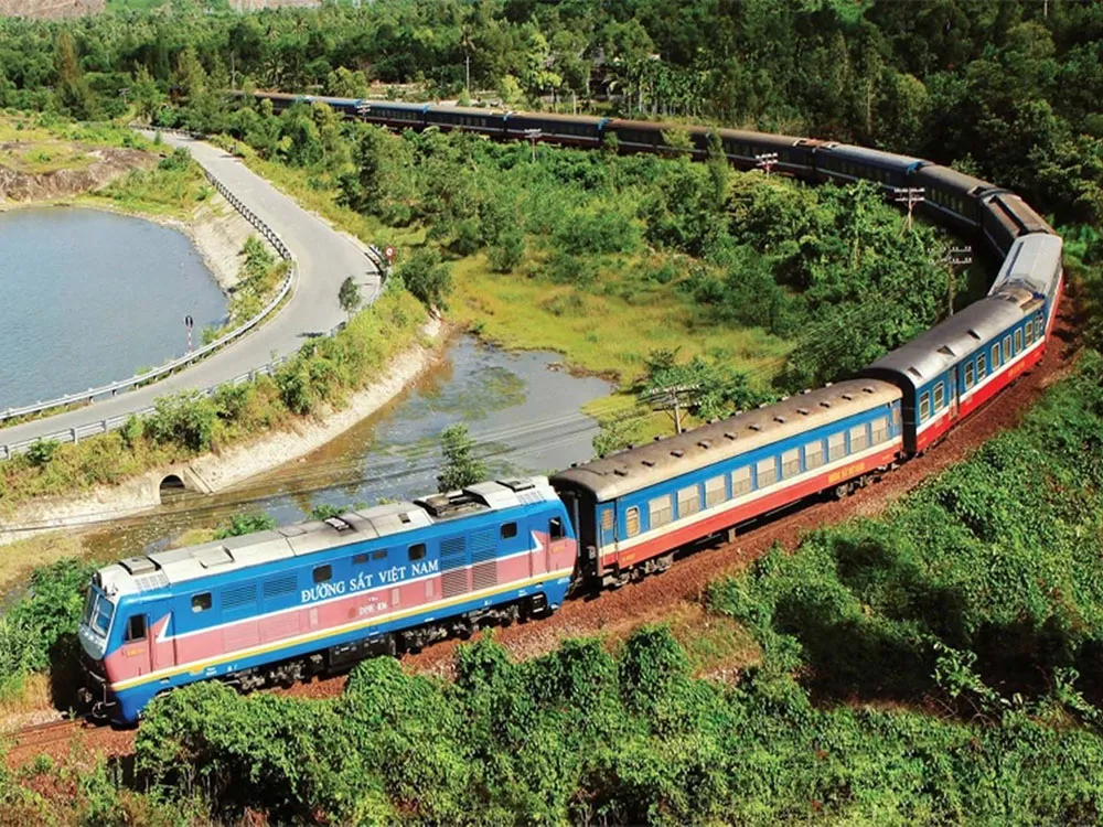train-to-sapa-north-vietnam
