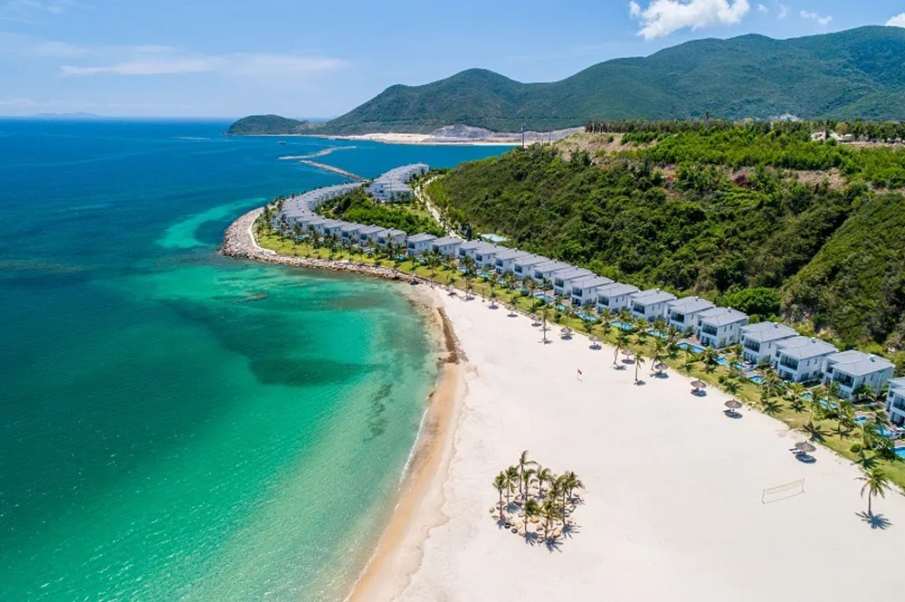 travel-to-nha-trang-and-relax-by-the-beach
