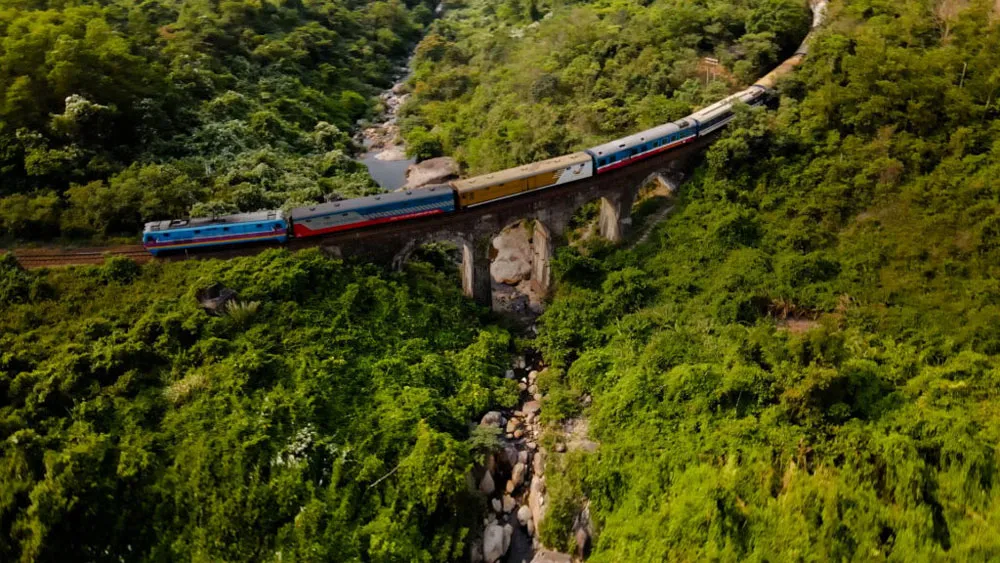 viet-nam-adventure-hai-van-pass viet-nam-adventure-hai-van-pass