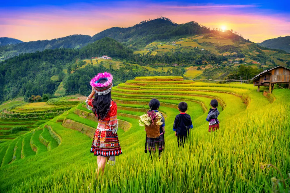 vietnam-diverse-scenery-family vietnam-diverse-scenery-family
