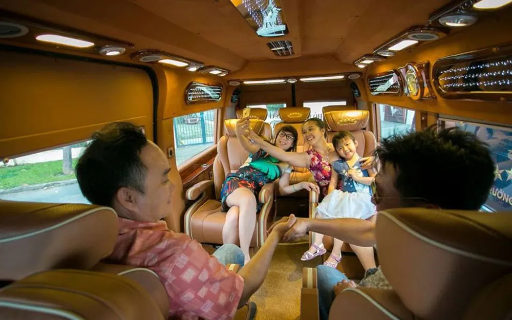 vietnam-grab-taxi-family