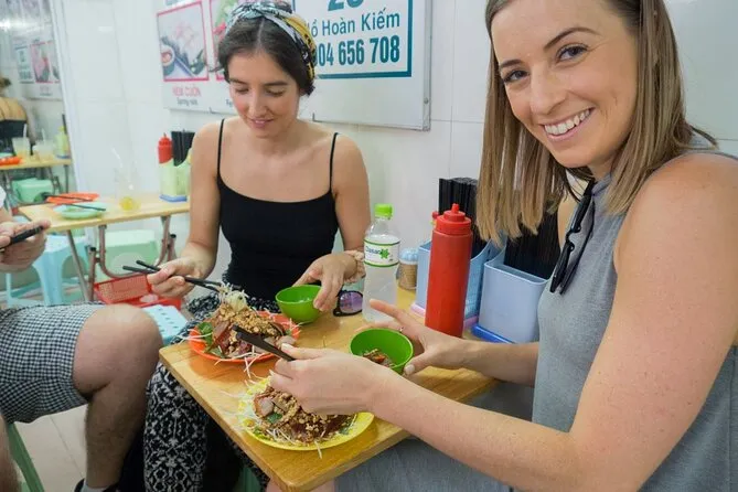 vietnamese-food-is-afordable-and-delicious vietnamese-food-is-afordable-and-delicious