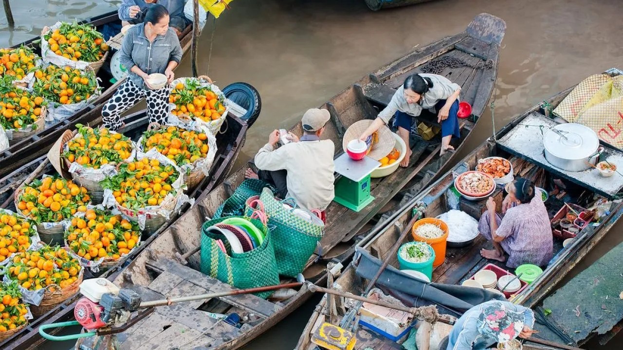 visit-the-floating-markets-of-the-mekong-delta visit-the-floating-markets-of-the-mekong-delta