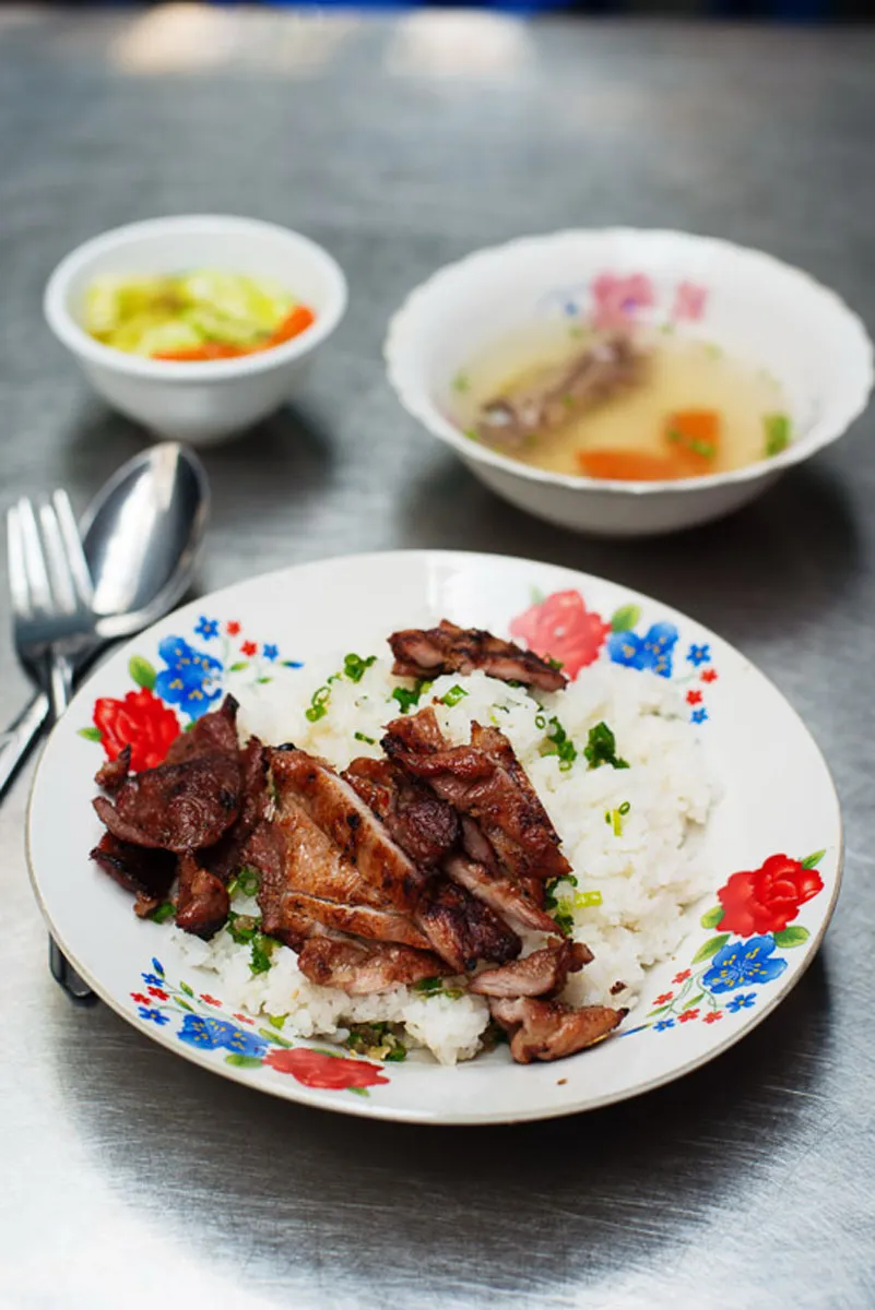bai-sach-chrouk-grilled-pork-and-rice-cambodia-s-favorite-street-side-breakfast