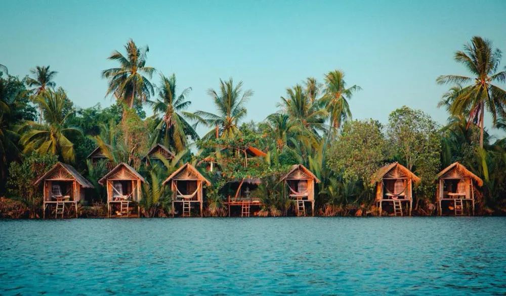 kampot-kep-riverside-guesthouses-eco-lodges-or-boutique-hotels-with-mountain-views