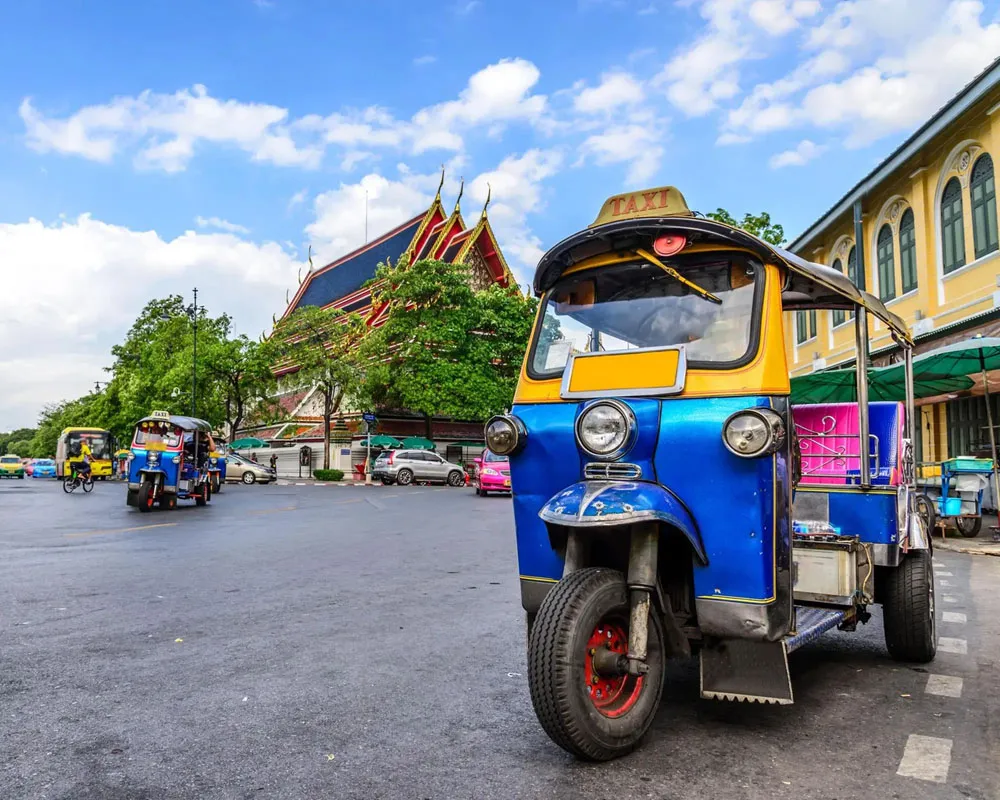 travel-like-a-local-without-the-confusion