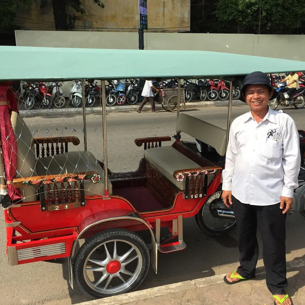 tuk-tuks