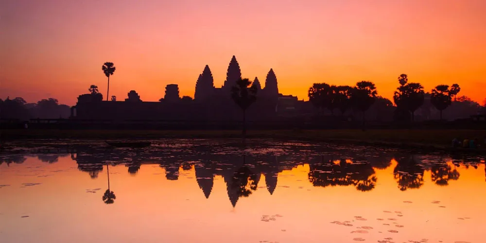 watch-sunrise-at-angkor-wat