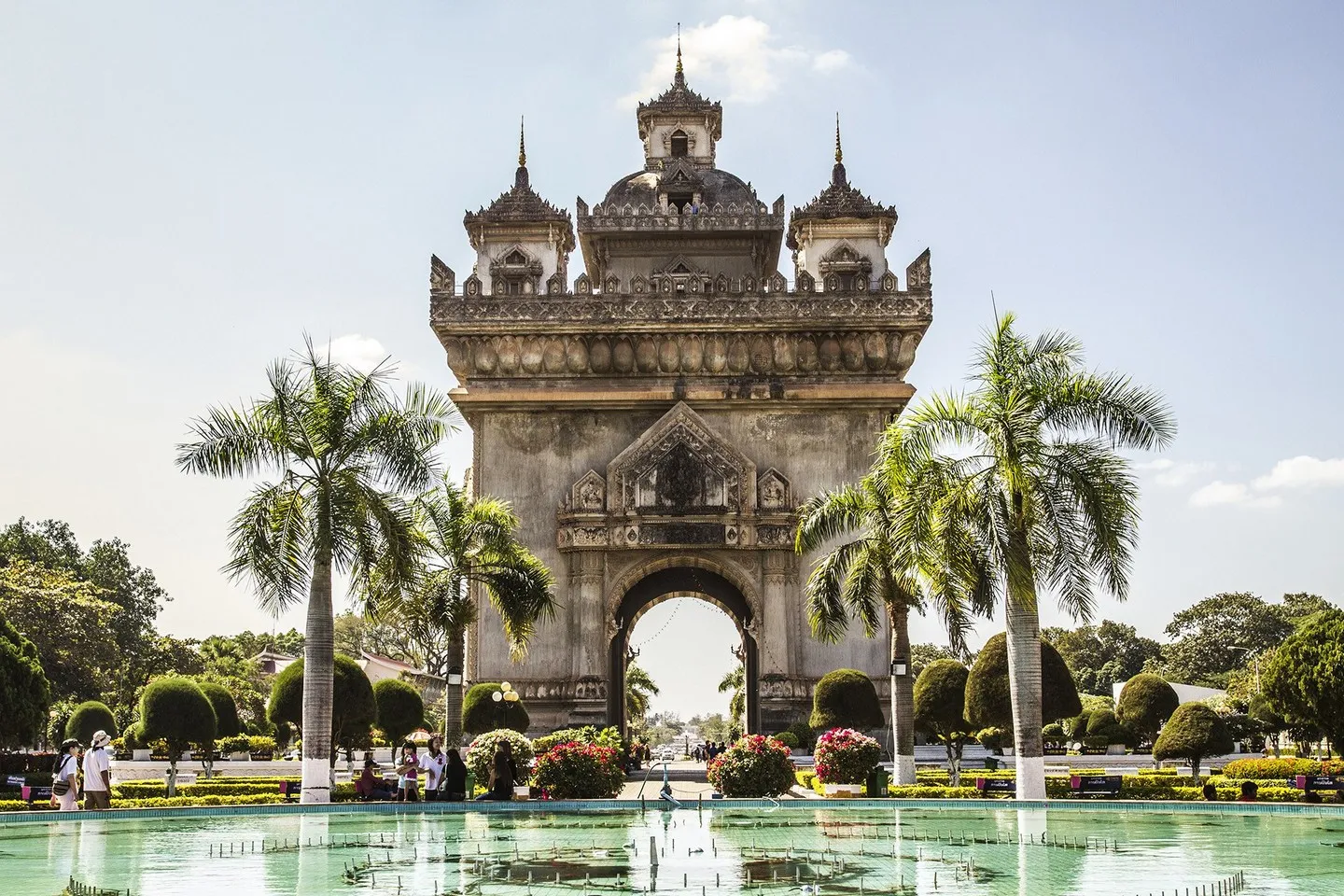 Patuxay-Monument-Vientiane-Laos