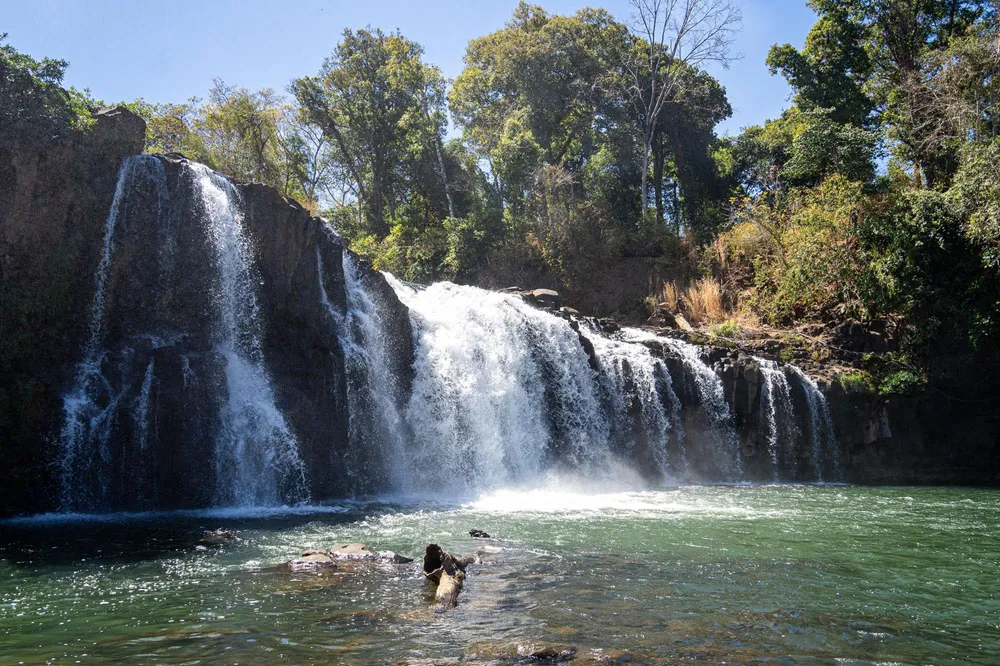 find-secret-waterfalls-in-the-bolaven-plateau find-secret-waterfalls-in-the-bolaven-plateau