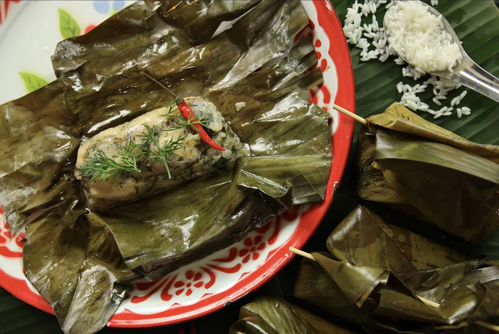 mok-pa-steamed-fish-in-banana-leaves-with-herbs-and-chili mok-pa-steamed-fish-in-banana-leaves-with-herbs-and-chili