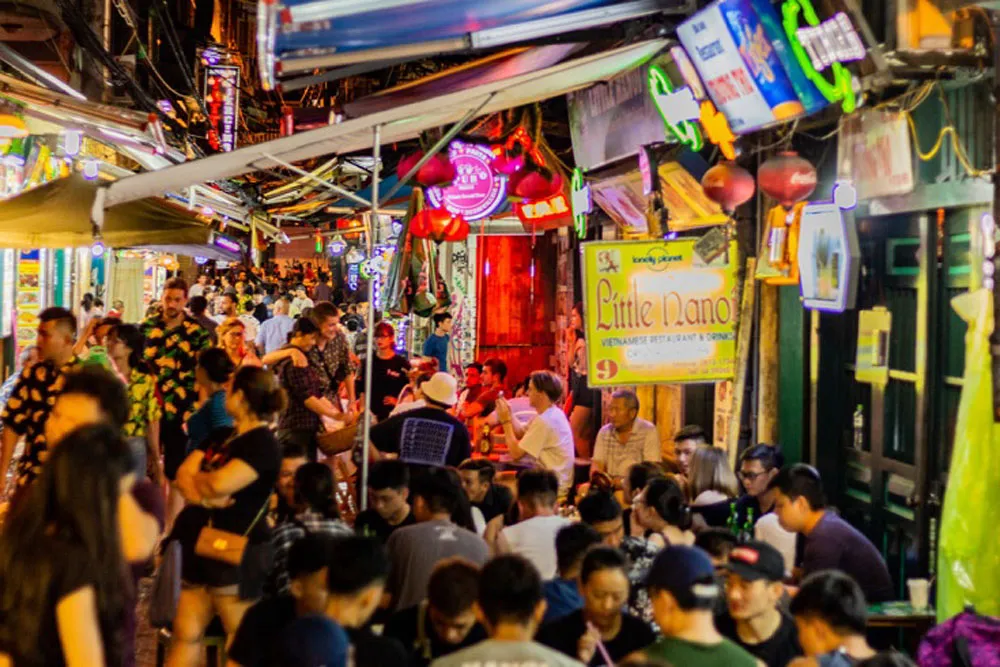 vietnam-nightlife-and-entertainment