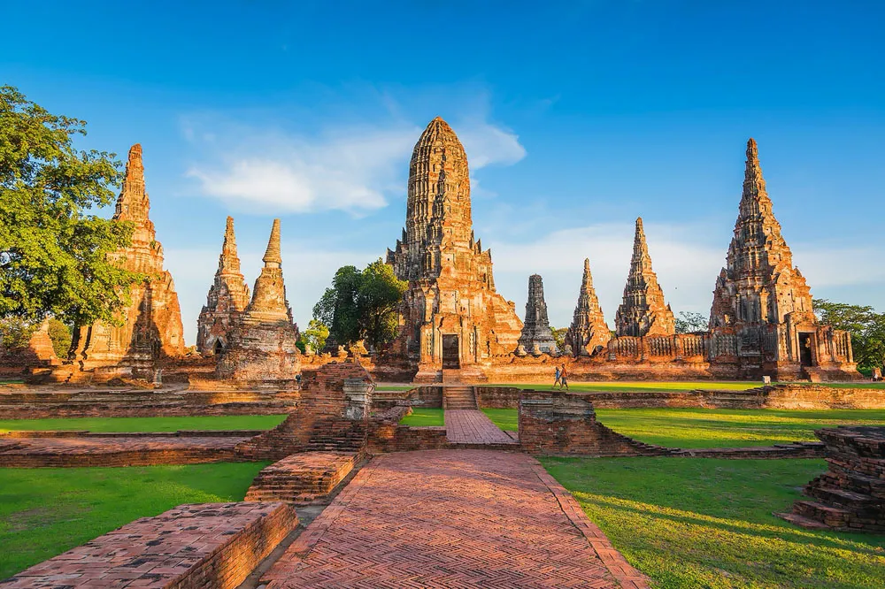  discover-the-ruins-of-ayutthaya