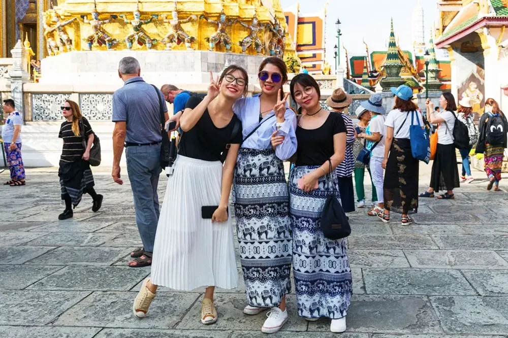 dress-modestly-when-visiting-temple dress-modestly-when-visiting-temple