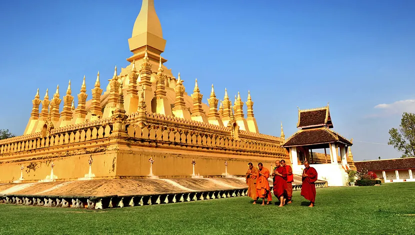 That-Luang-Stupa-buddism